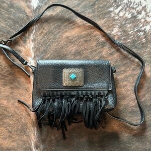 Wrangler cross body